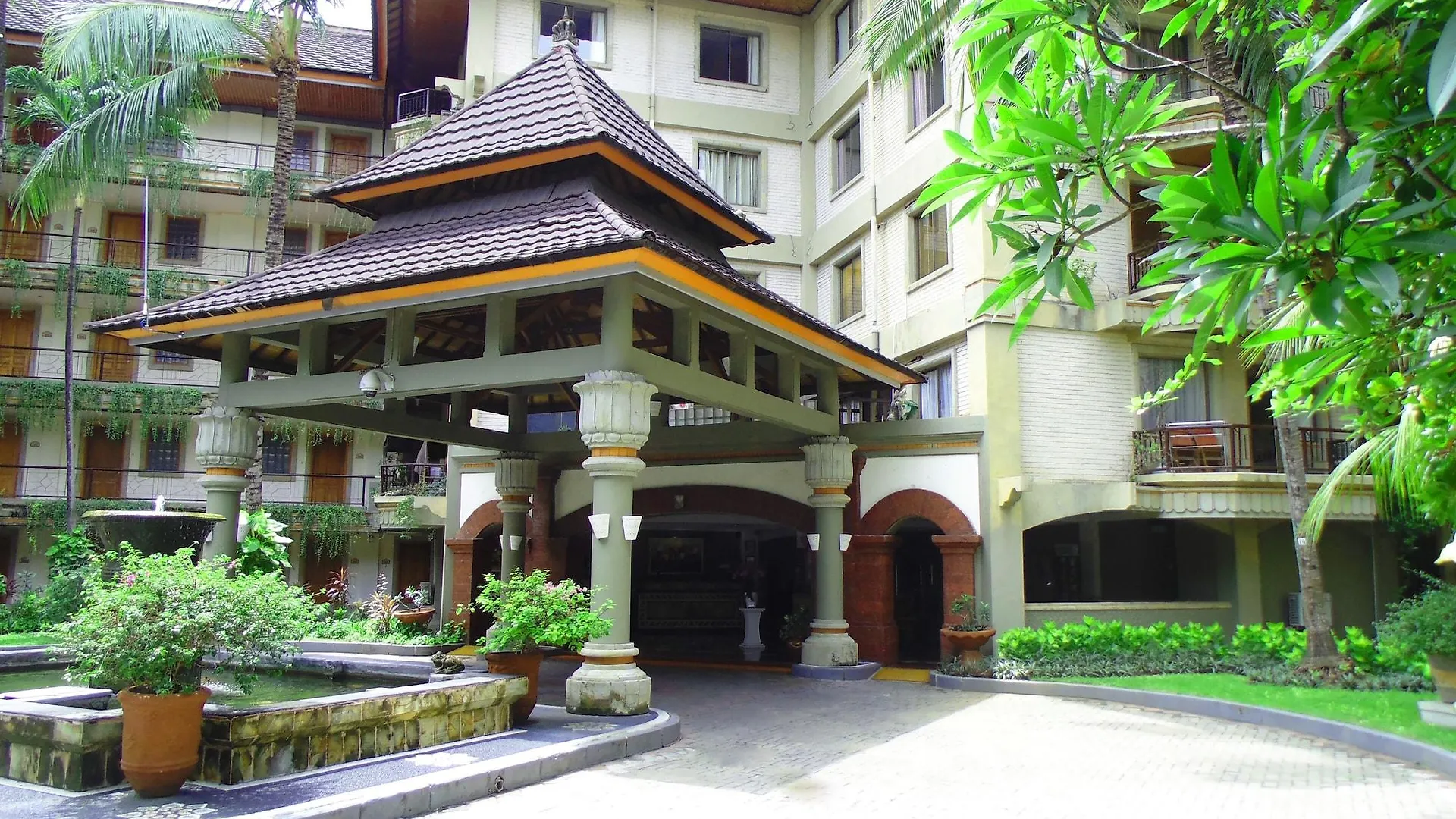 Club Bali Family Suites @ Legian Beach Hotel